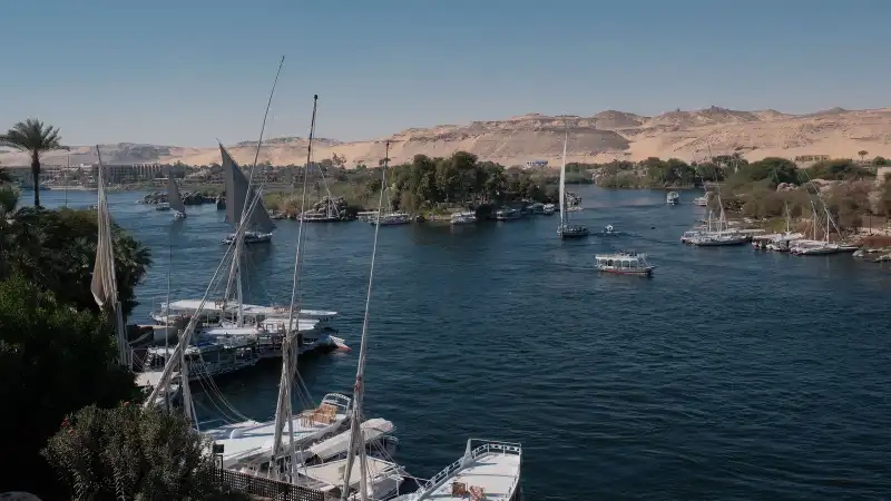 Een felucca-zeilboot op de Nijl in Egypte