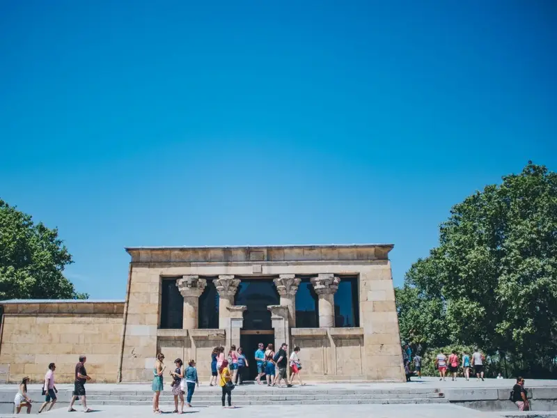 De Egyptische Tempel van Debod bij zonsondergang