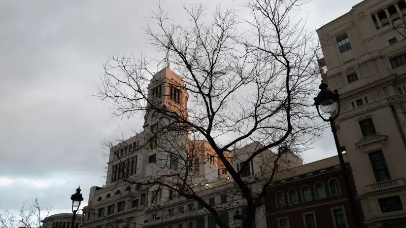 Uitzicht over de daken en gebouwen van Madrid