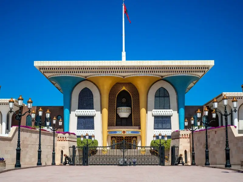 Het kleurrijke Al Alam-paleis van de sultan