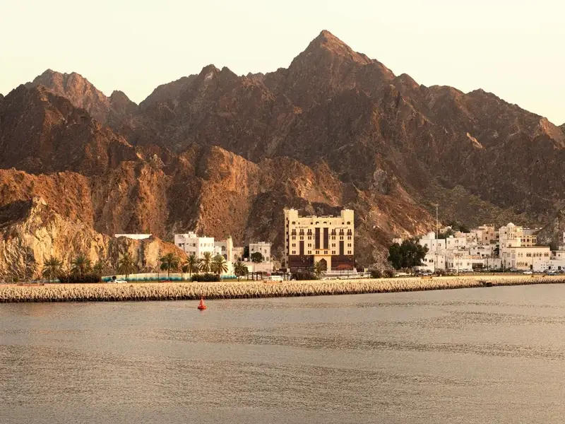 De Corniche van Mutrah langs de haven