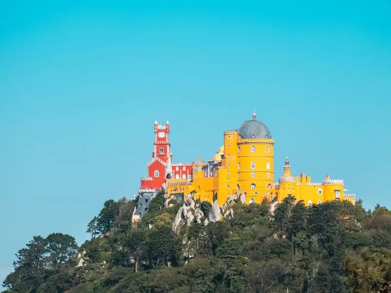 Het kleurrijke Pena-paleis in Sintra, Portugal