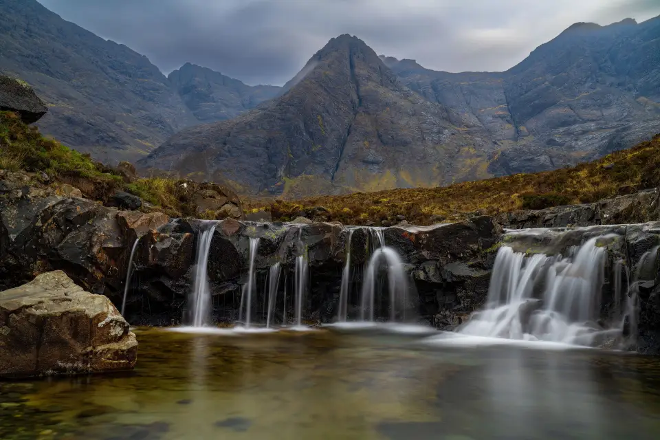 De heldere Fairy Pools aan de voet van de Cuillin