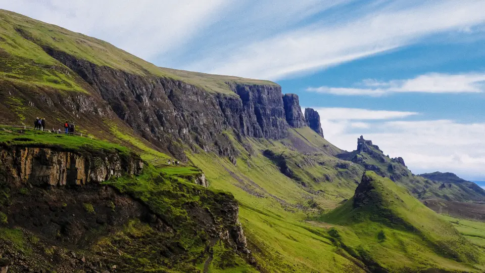 Het glooiende landschap van de Quiraing op Skye